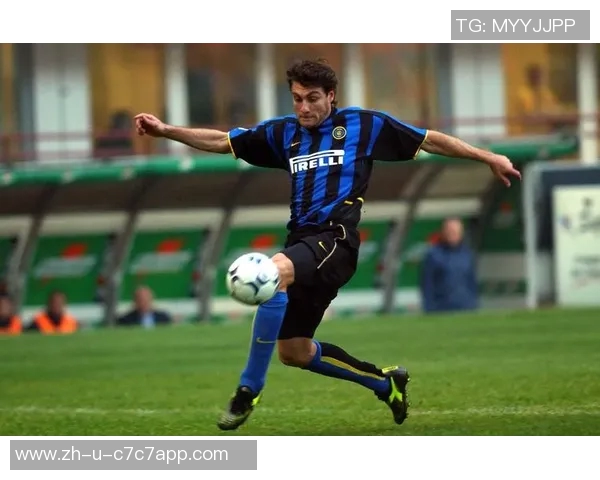 国米传奇球星带你回顾那些闪耀绿茵的瞬间与精彩表现